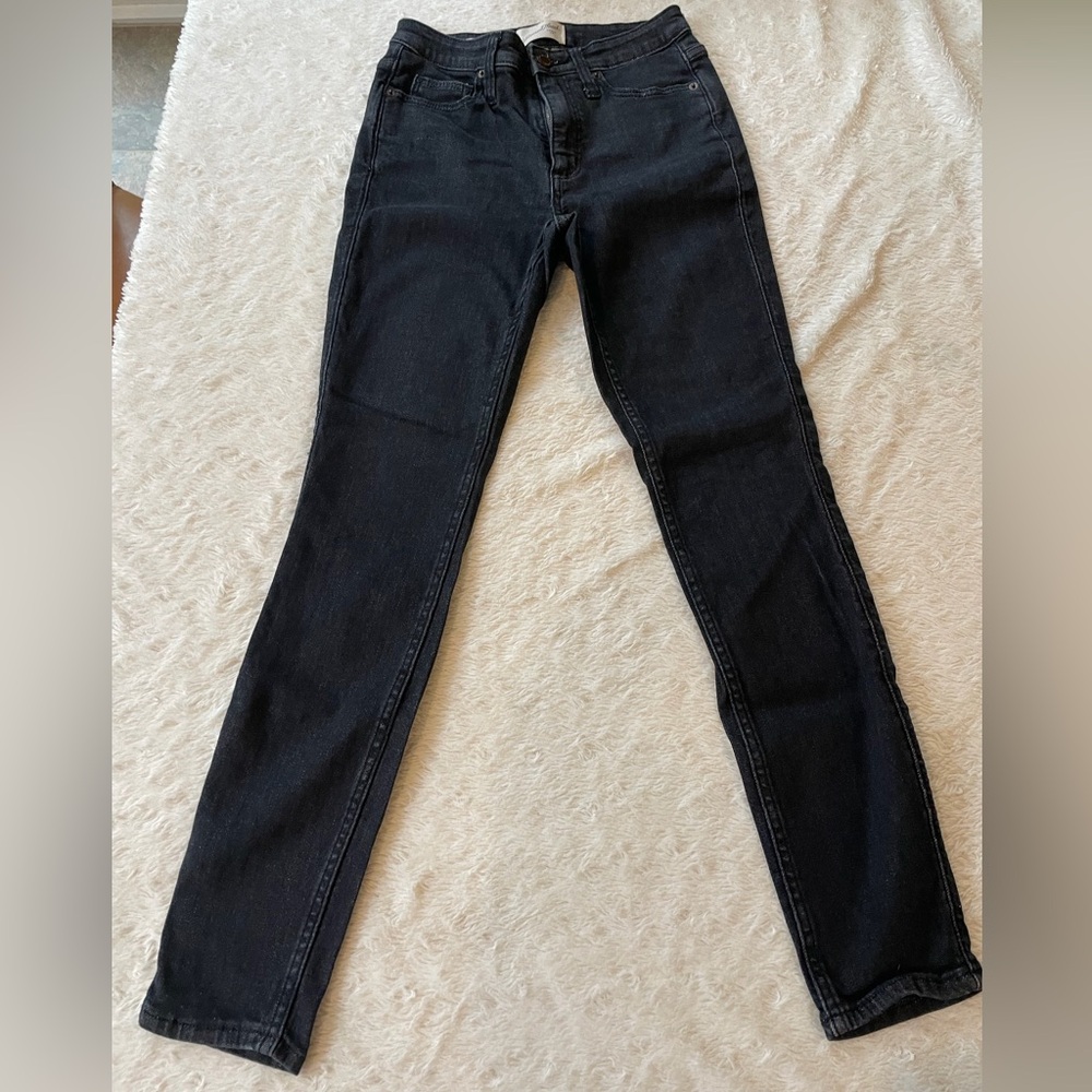 Universal Thread Black Skinny Jeans - Slim Women's Fit